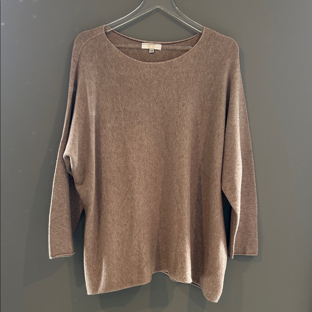 Me & Gee sweater size S/M